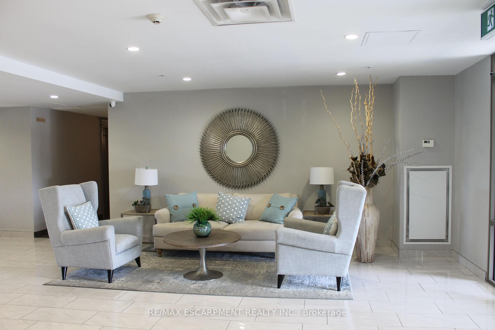 Photo 4 of Unit 316, 35 Southshore Crescent, Hamilton, Stoney Creek — HOMEH