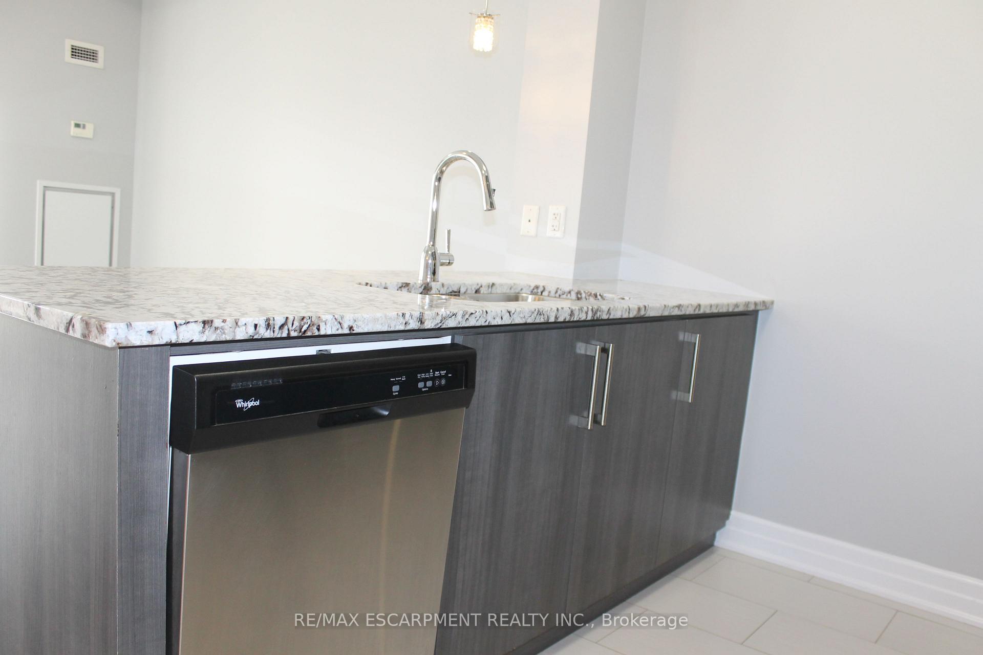 Photo 10 of Unit 316, 35 Southshore Crescent, Hamilton, Stoney Creek — HOMEH
