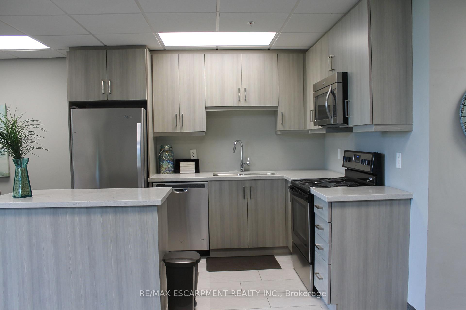 Photo 40 of Unit 316, 35 Southshore Crescent, Hamilton, Stoney Creek — HOMEH