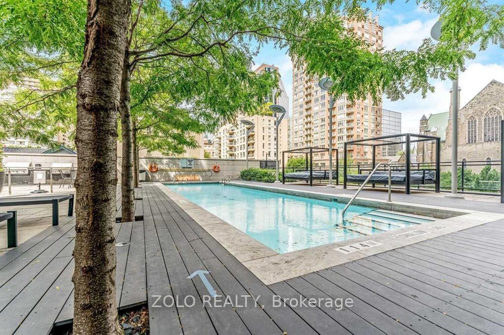 Photo 4 of Unit 1407, 110 Charles Street E, Toronto, Church-Yonge Corridor — HOMEH
