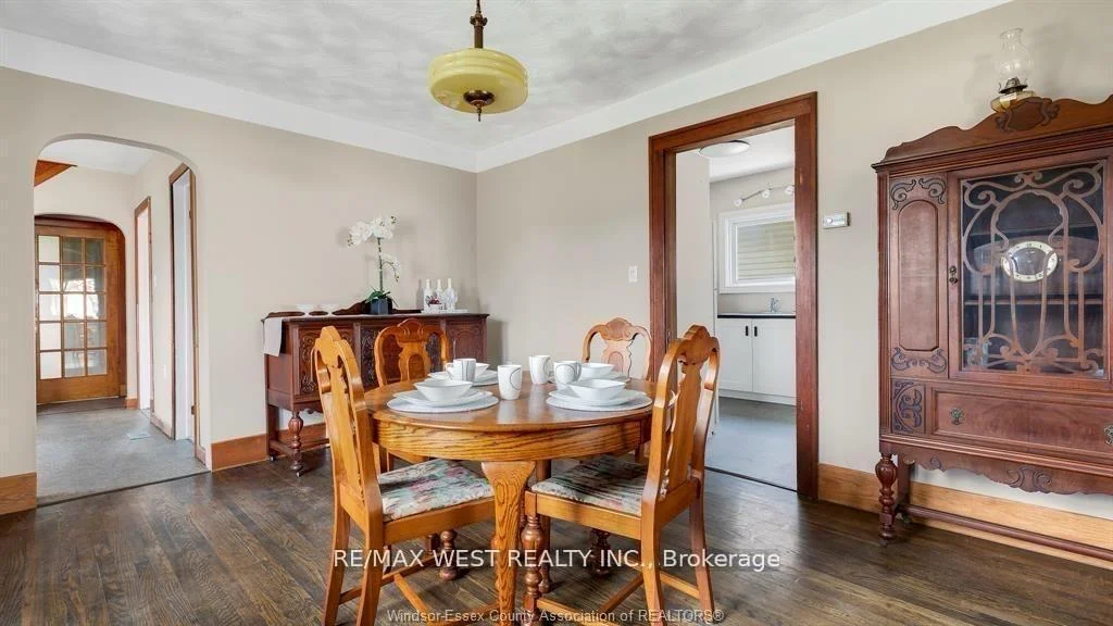 Photo 13 of 959 Westminster Boulevard, Windsor — HOMEH