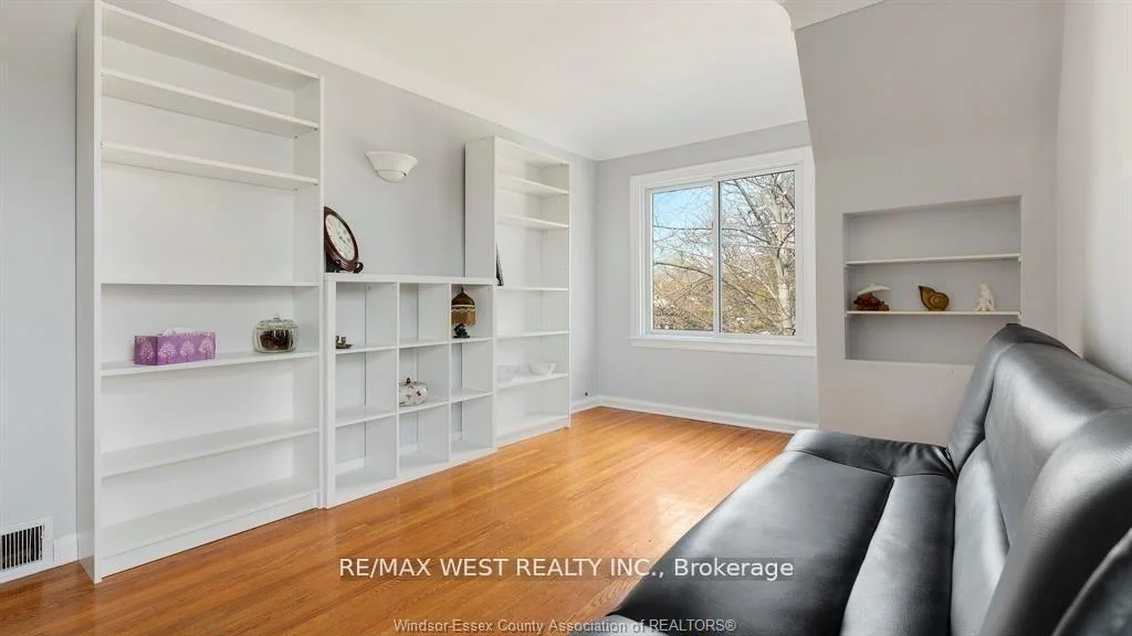 Photo 24 of 959 Westminster Boulevard, Windsor — HOMEH