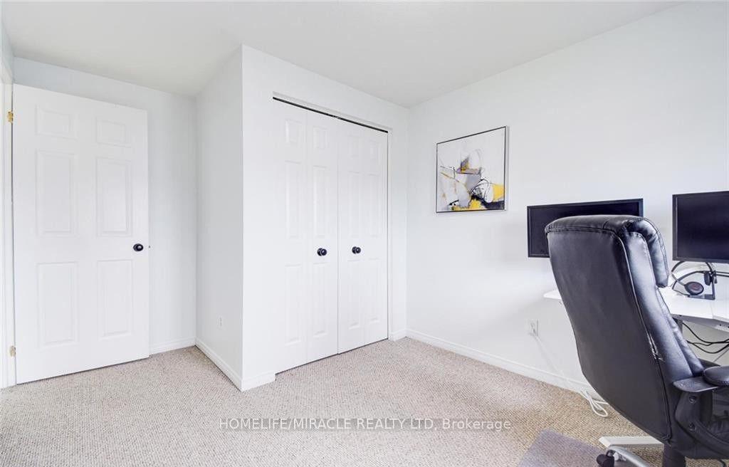 Photo 8 of 501 Highbrook Court, Kitchener, Laurentian Hills/Country Hills W — HOMEH
