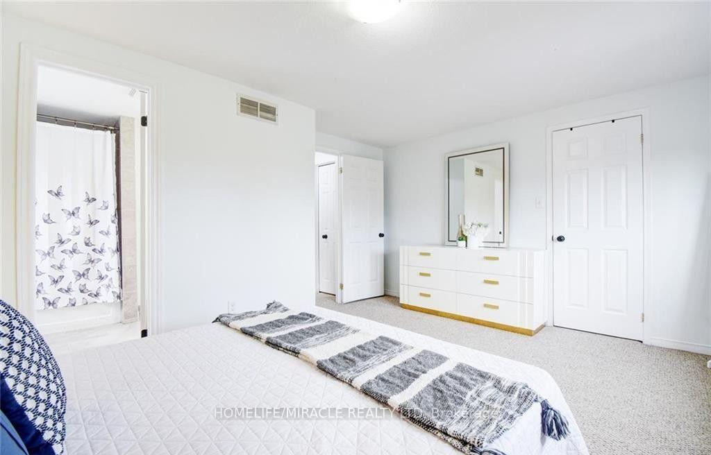 Photo 12 of 501 Highbrook Court, Kitchener, Laurentian Hills/Country Hills W — HOMEH