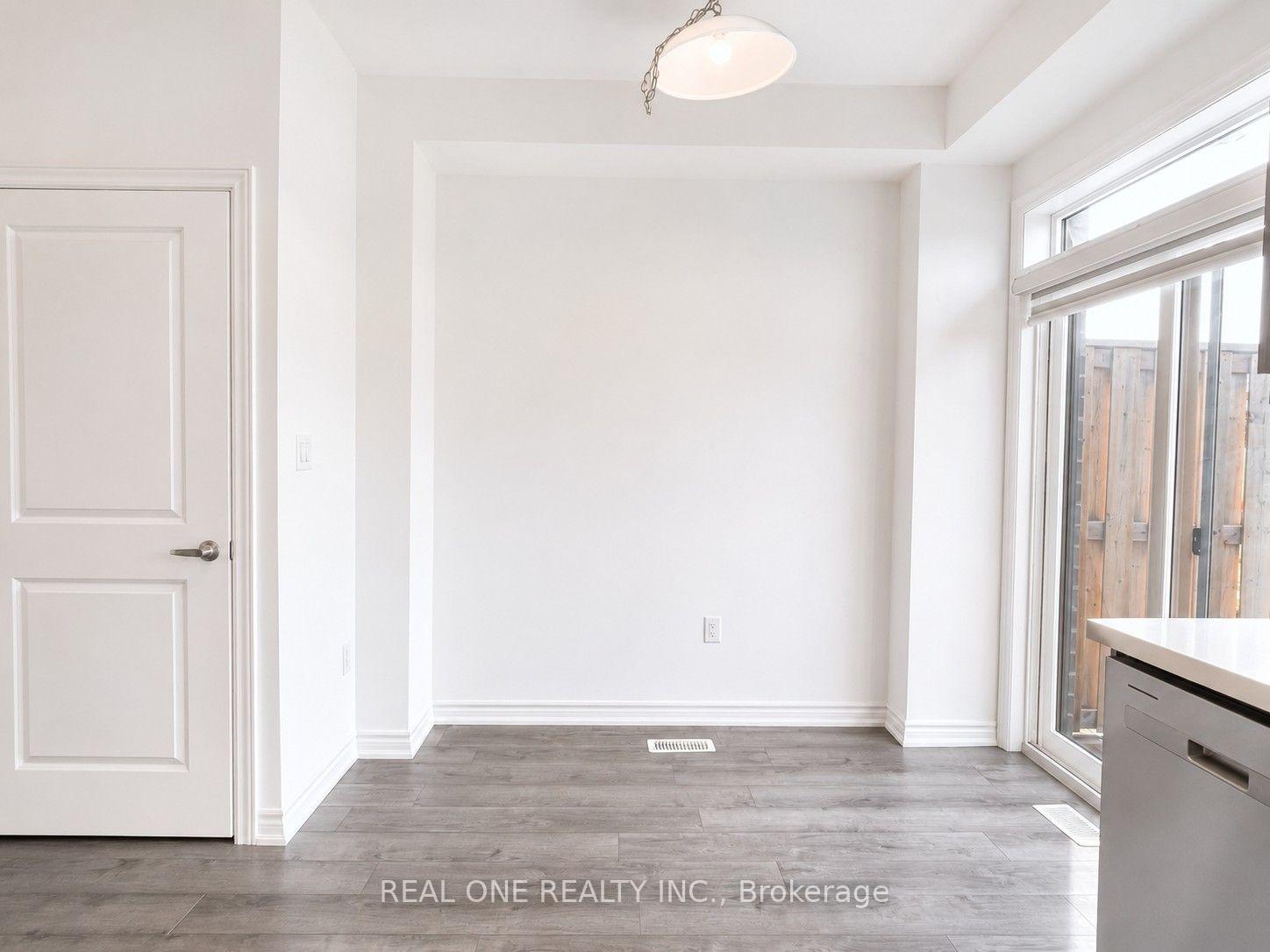Photo 11 of Unit 31, 61 Soho Street, Hamilton, Stoney Creek Mountain — HOMEH