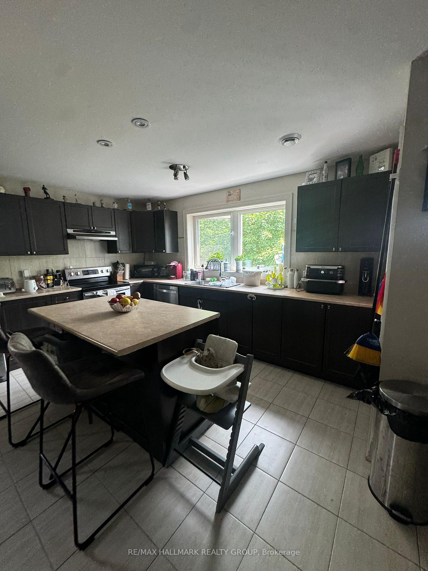 Photo 5 of Unit 2, 138 Lees Avenue, Ottawa, Ottawa East — HOMEH