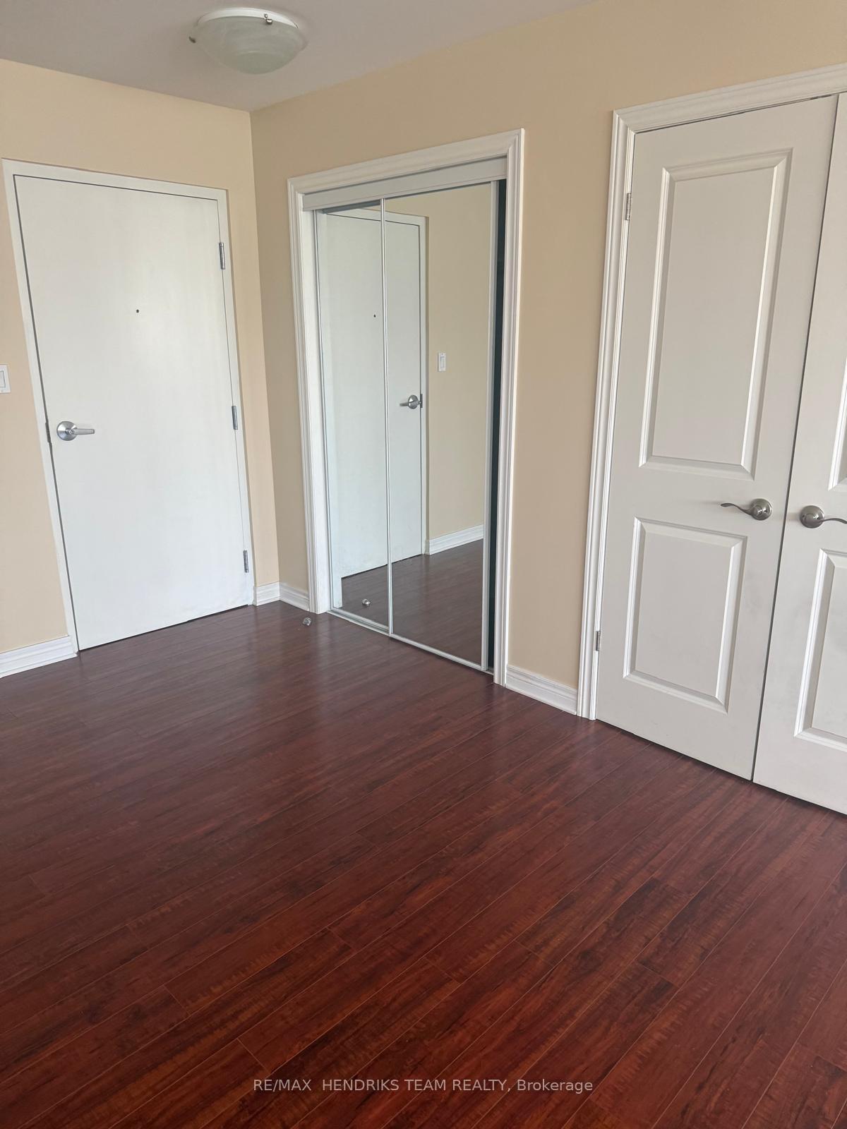 Photo 3 of Unit 2B, 320 Vine Street, St. Catharines, Carlton/Bunting — HOMEH