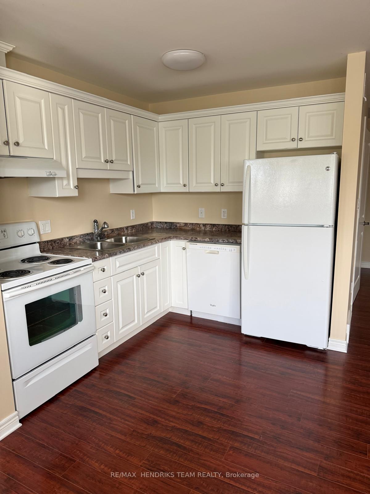 Photo 8 of Unit 2B, 320 Vine Street, St. Catharines, Carlton/Bunting — HOMEH