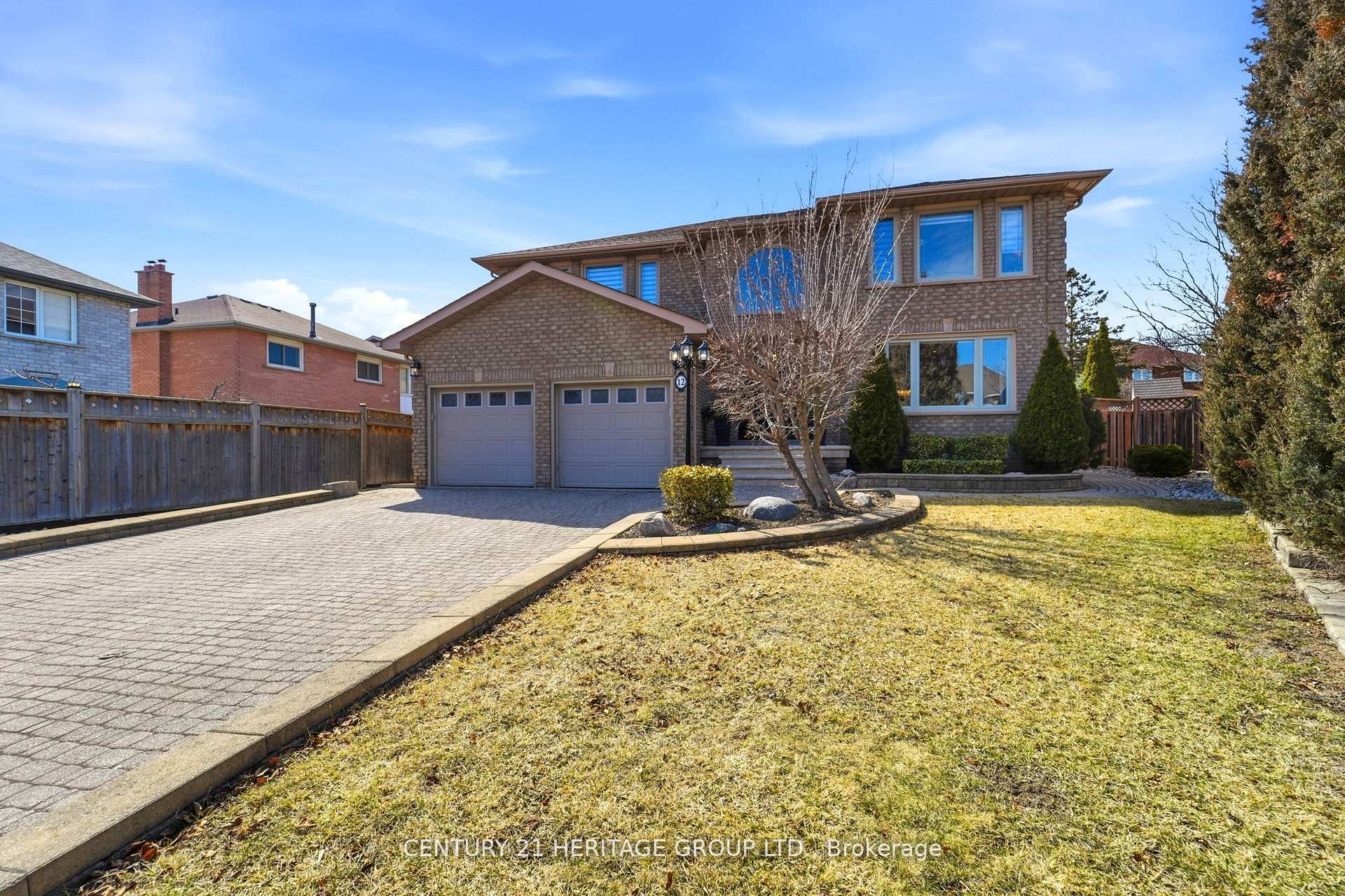 Photo 4 of 12 Lavinio Court, Vaughan, Maple — HOMEH