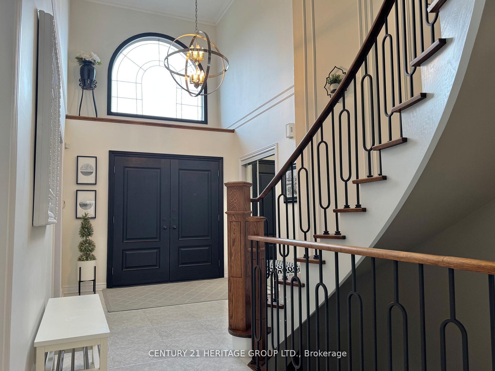 Photo 8 of 12 Lavinio Court, Vaughan, Maple — HOMEH