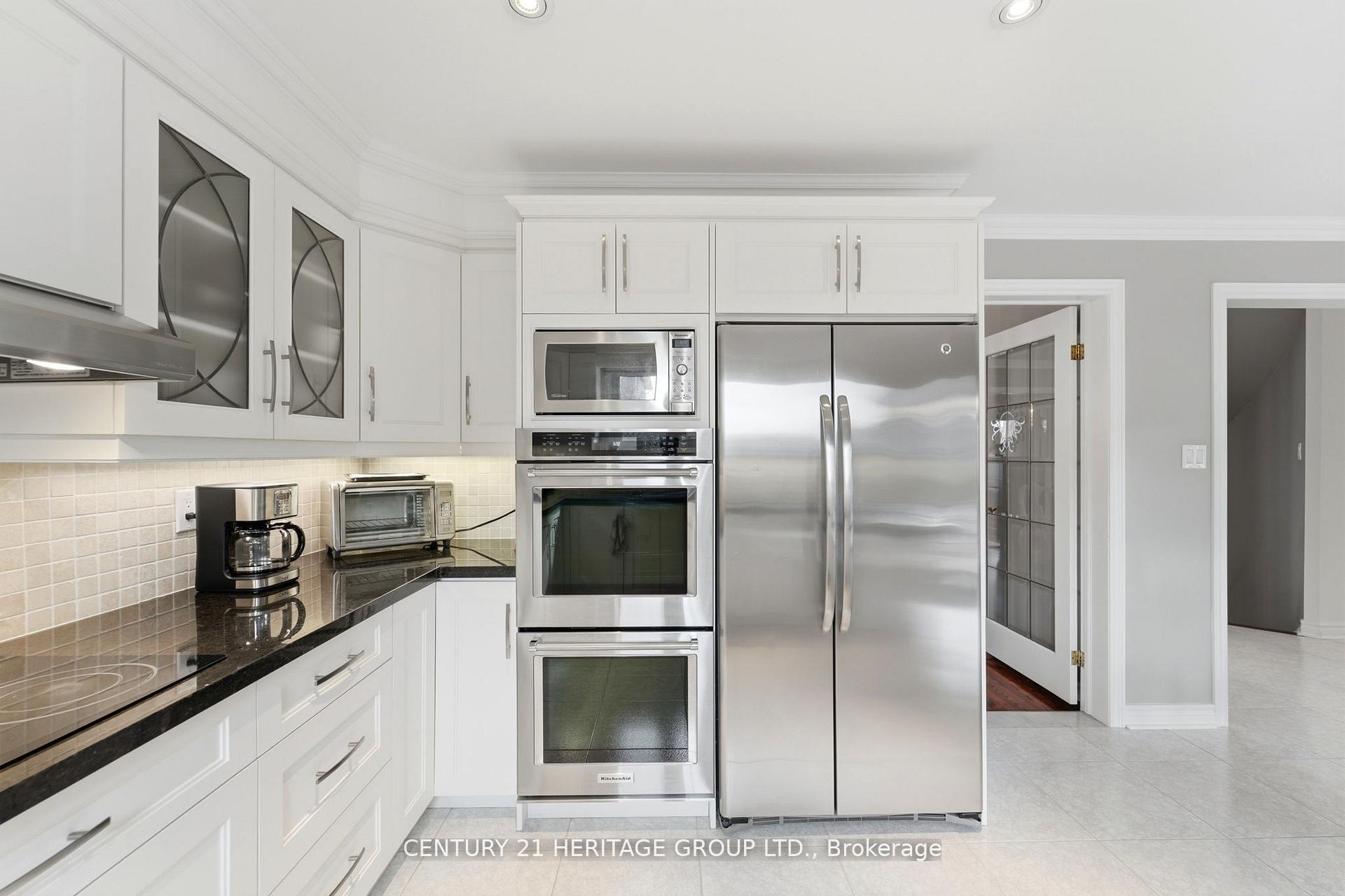 Photo 16 of 12 Lavinio Court, Vaughan, Maple — HOMEH