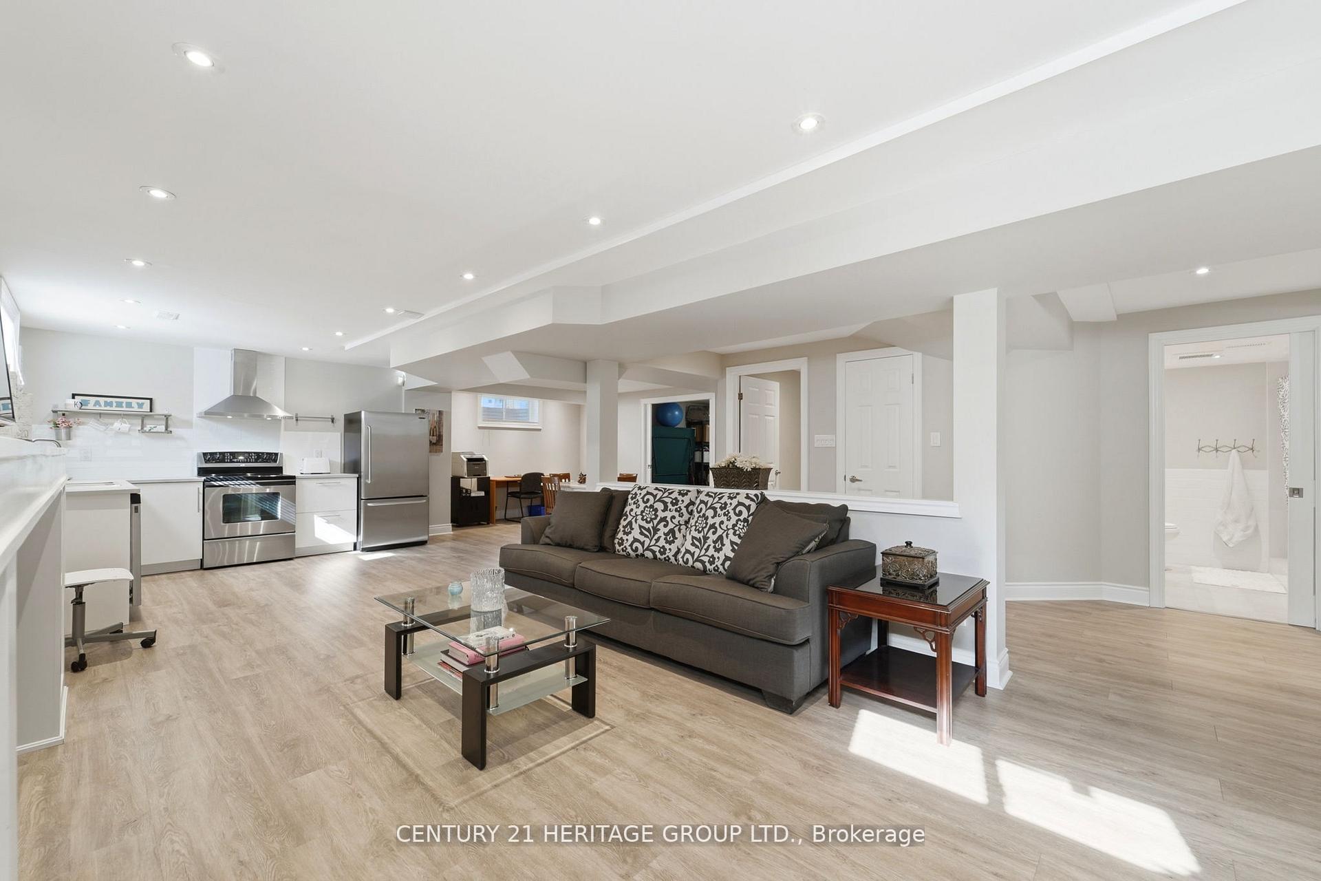 Photo 34 of 12 Lavinio Court, Vaughan, Maple — HOMEH