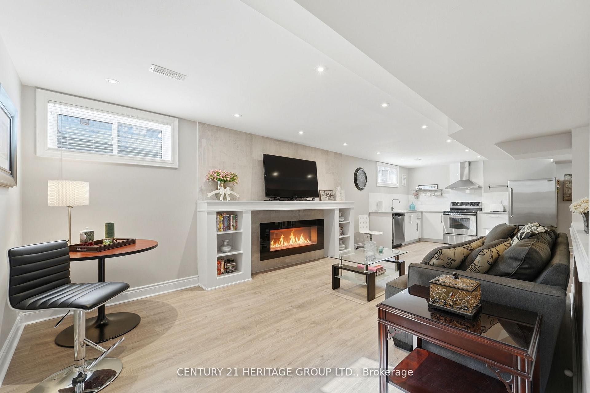Photo 35 of 12 Lavinio Court, Vaughan, Maple — HOMEH