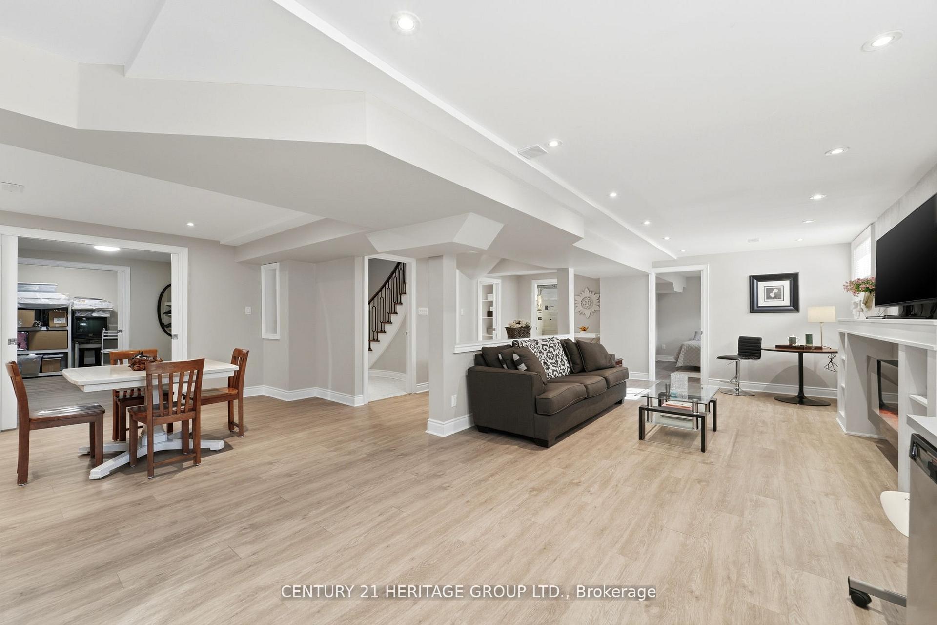 Photo 36 of 12 Lavinio Court, Vaughan, Maple — HOMEH