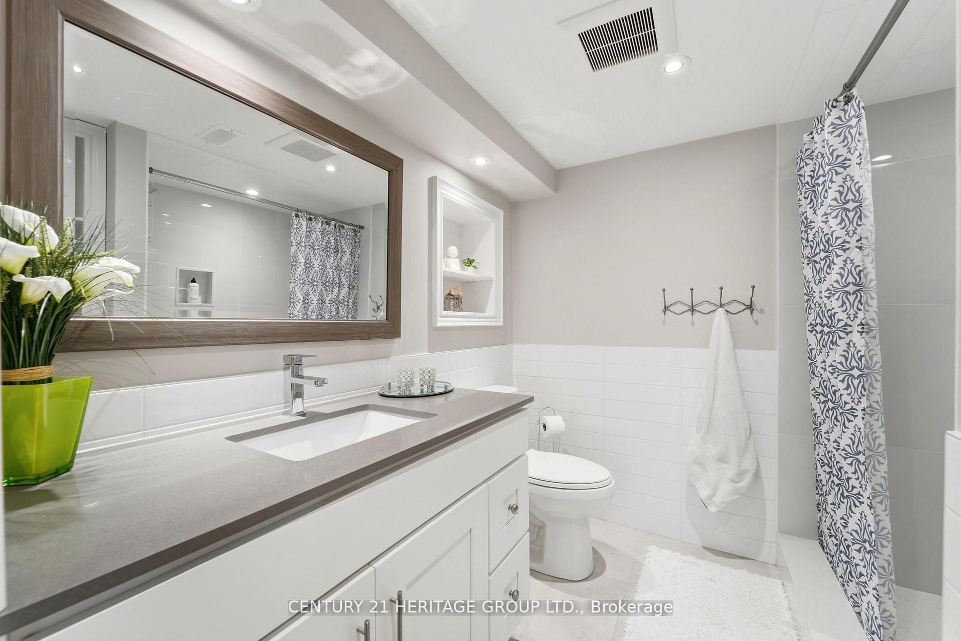 Photo 41 of 12 Lavinio Court, Vaughan, Maple — HOMEH