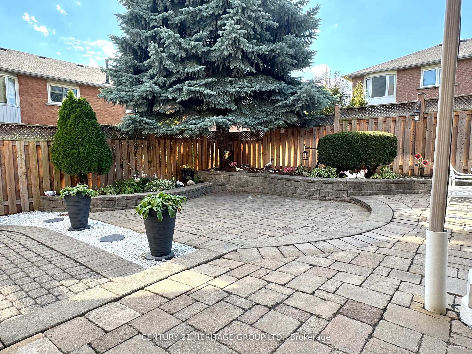 Photo 45 of 12 Lavinio Court, Vaughan, Maple — HOMEH