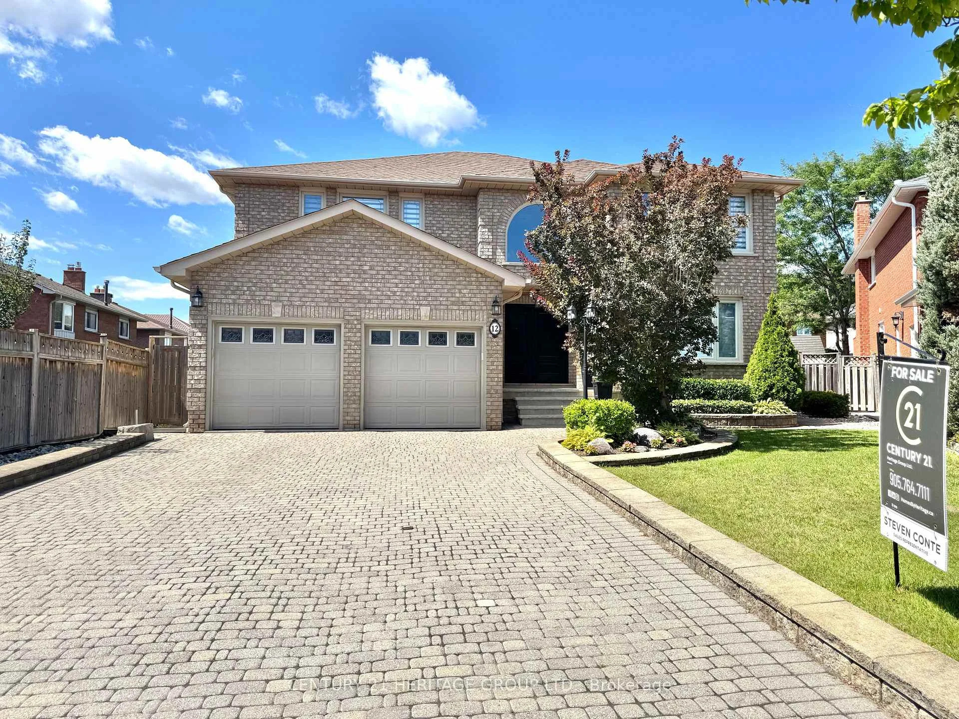 Photo 3 of 12 Lavinio Court, Vaughan, Maple — HOMEH