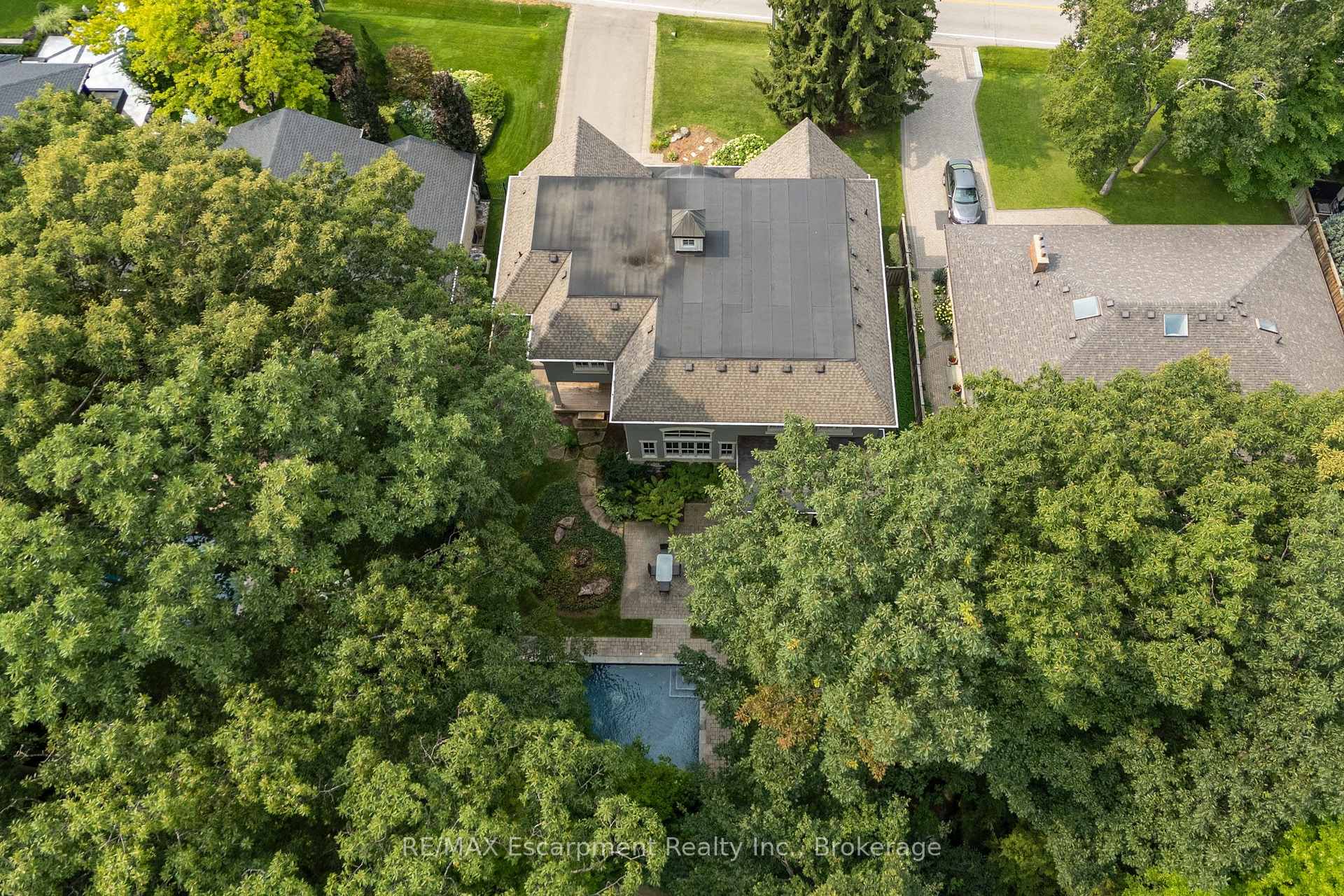Photo 4 of 411 Wedgewood Drive, Oakville, Morrison — HOMEH