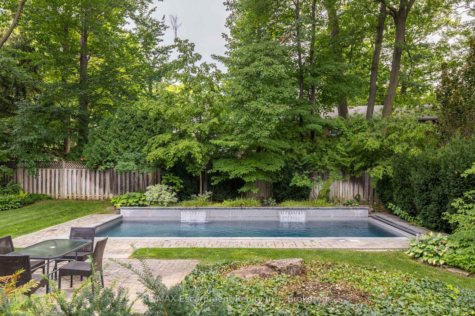 Photo 10 of 411 Wedgewood Drive, Oakville, Morrison — HOMEH