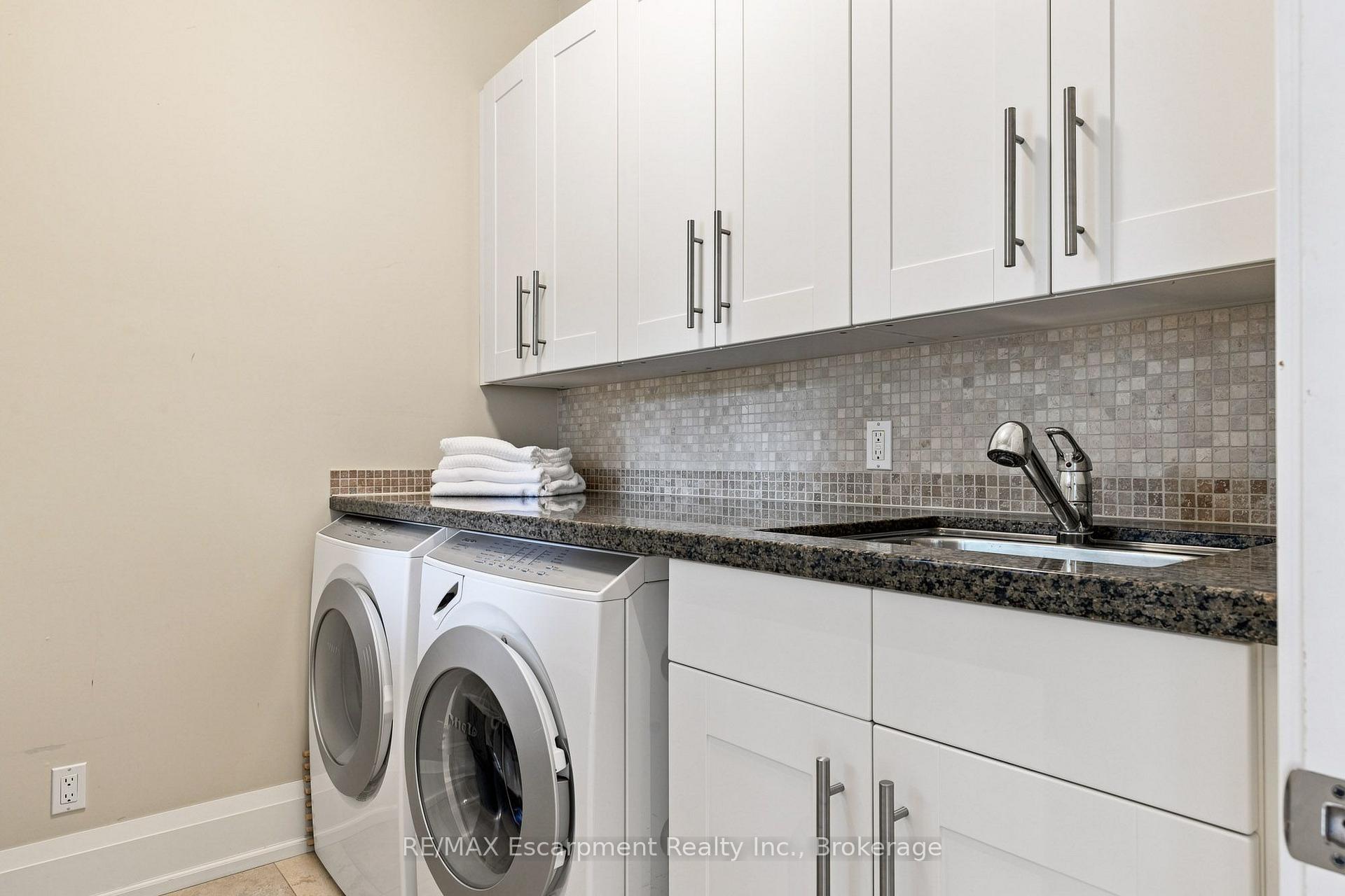 Photo 30 of 411 Wedgewood Drive, Oakville, Morrison — HOMEH