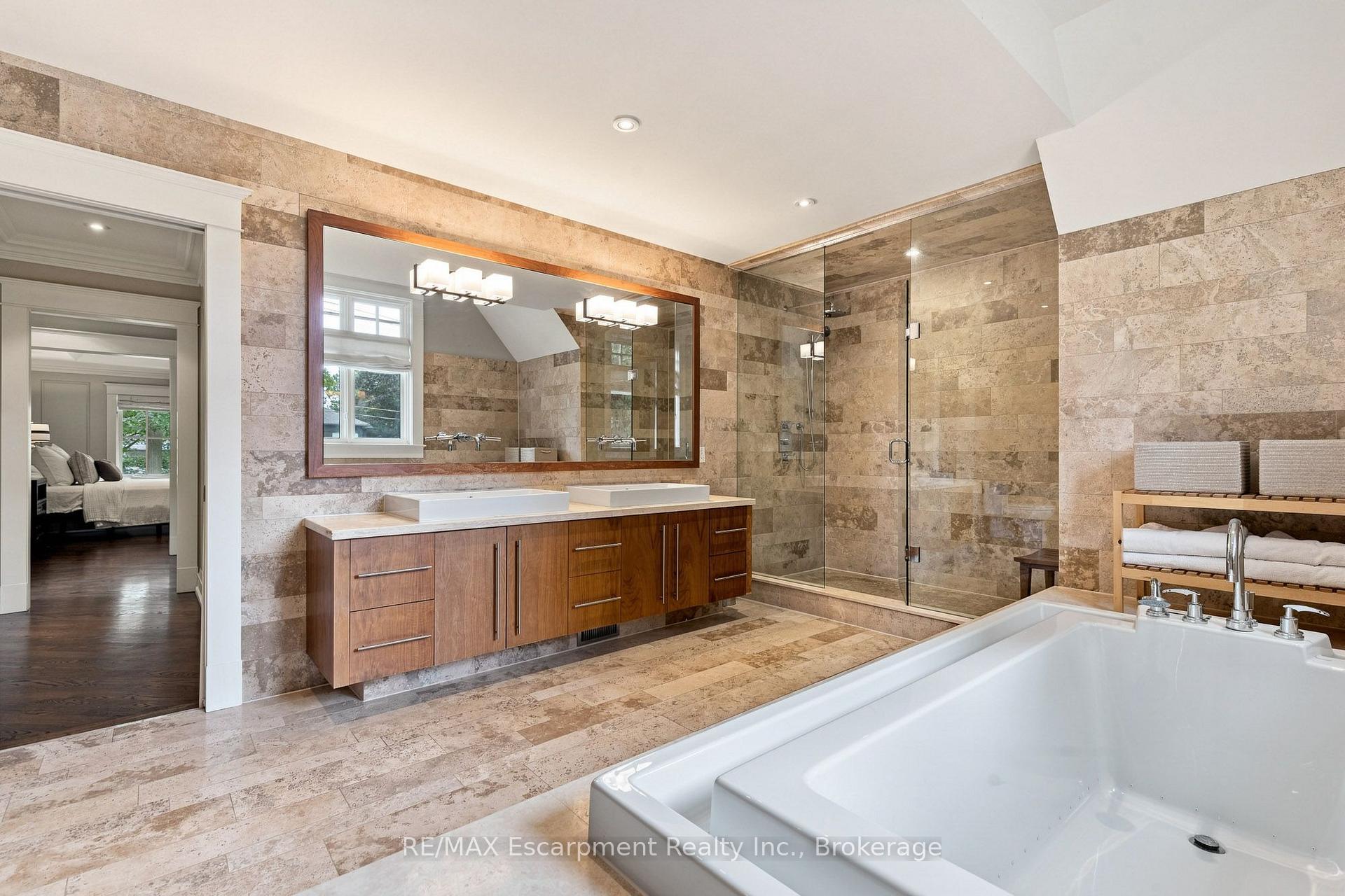 Photo 37 of 411 Wedgewood Drive, Oakville, Morrison — HOMEH