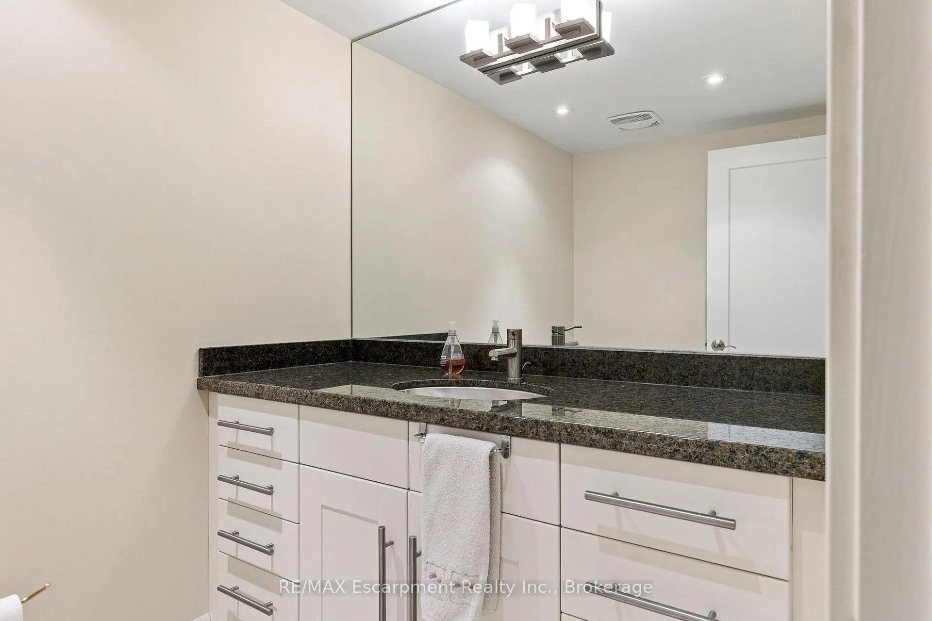 Photo 50 of 411 Wedgewood Drive, Oakville, Morrison — HOMEH