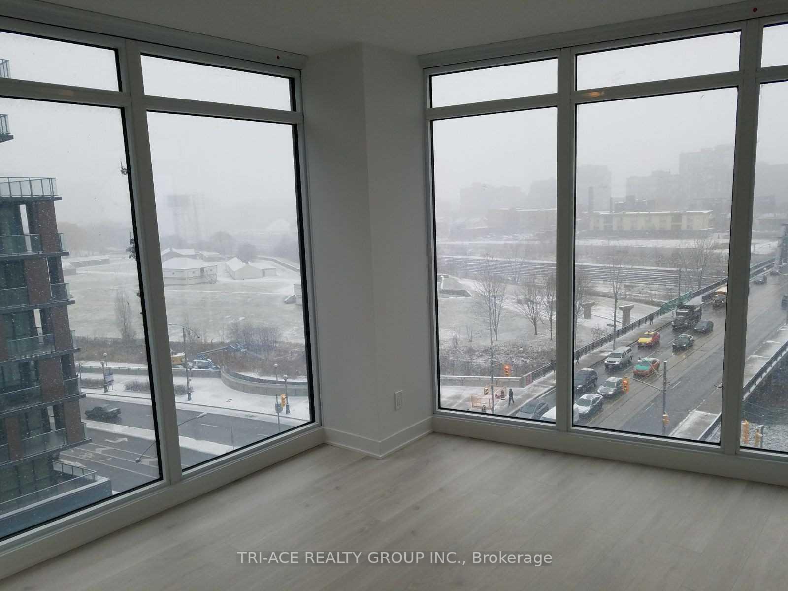 Photo 2 of Unit 803, 80 Queens Wharf Road, Toronto, Waterfront Communities — HOMEH