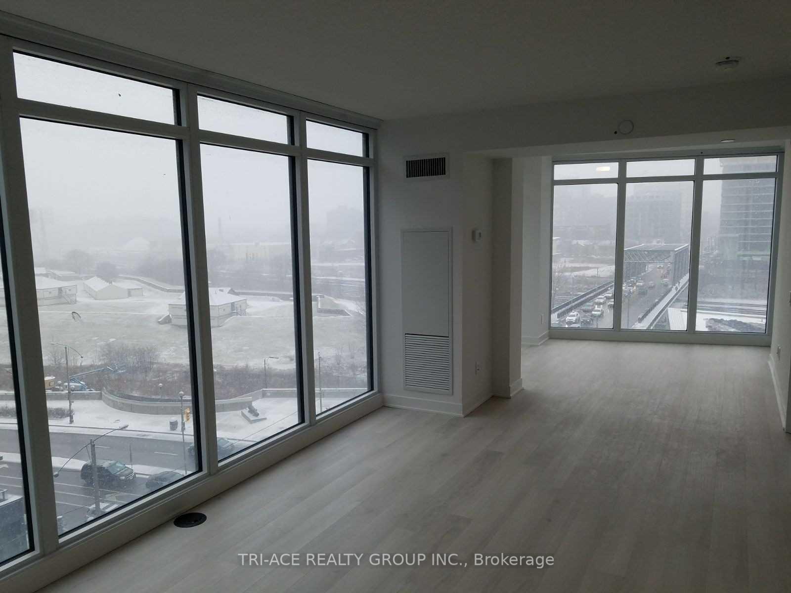 Photo 6 of Unit 803, 80 Queens Wharf Road, Toronto, Waterfront Communities — HOMEH
