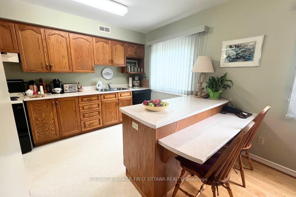 Photo 4 of Unit 2, 2 Rideau Street, Westport, Westport — HOMEH