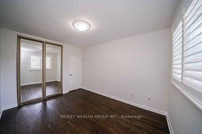 Photo 8 of 271 McConvey Drive, Richmond Hill, Crosby — HOMEH