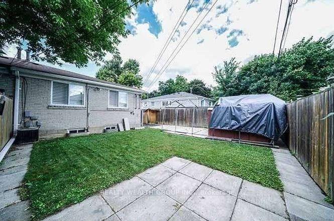 Photo 14 of 271 McConvey Drive, Richmond Hill, Crosby — HOMEH