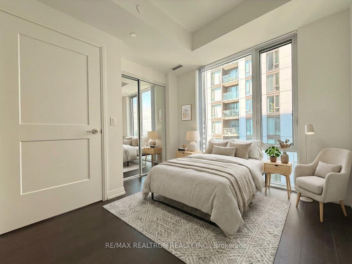 Photo 8 of Unit 4303, 8 Widmer Street, Toronto, Waterfront Communities — HOMEH