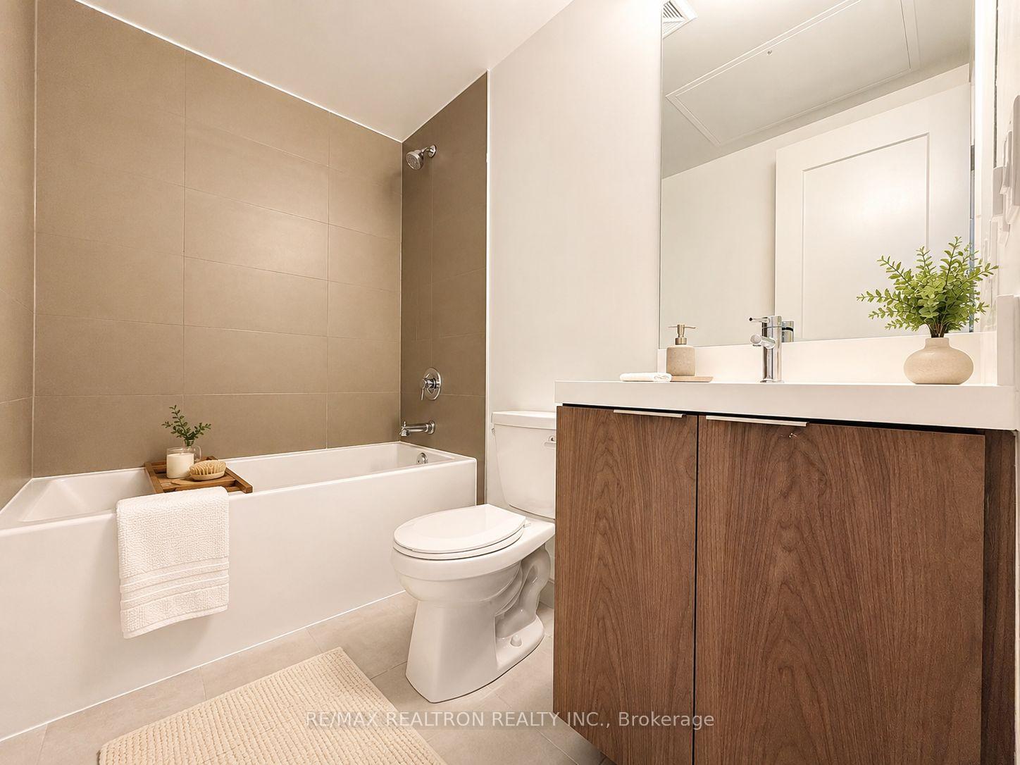 Photo 9 of Unit 4303, 8 Widmer Street, Toronto, Waterfront Communities — HOMEH