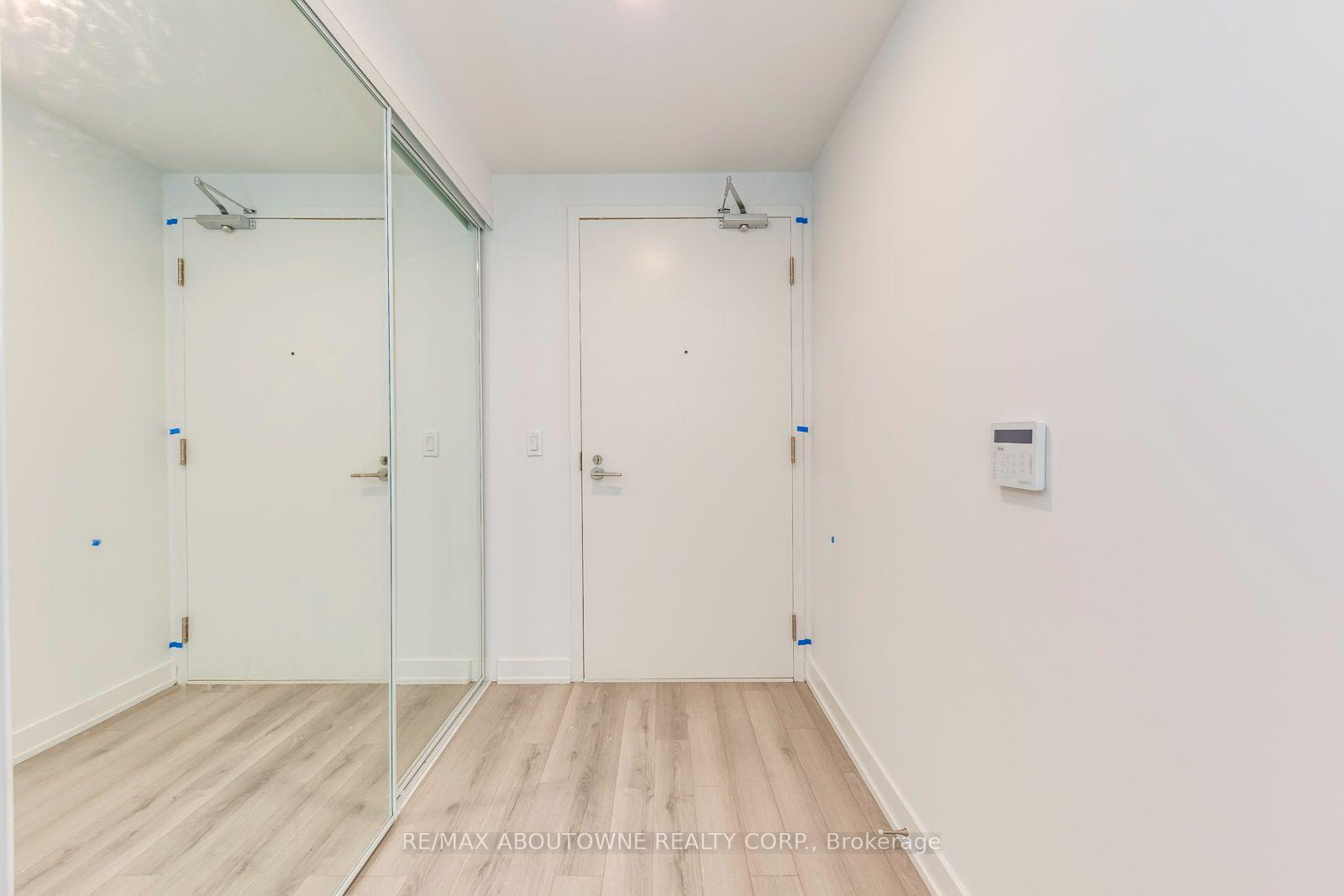 Photo 2 of Unit 1327, 230 Simcoe Street, Toronto, Kensington-Chinatown — HOMEH