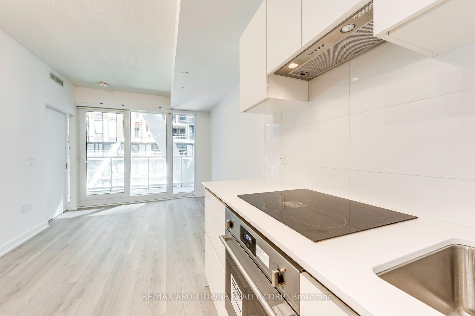 Photo 7 of Unit 1327, 230 Simcoe Street, Toronto, Kensington-Chinatown — HOMEH