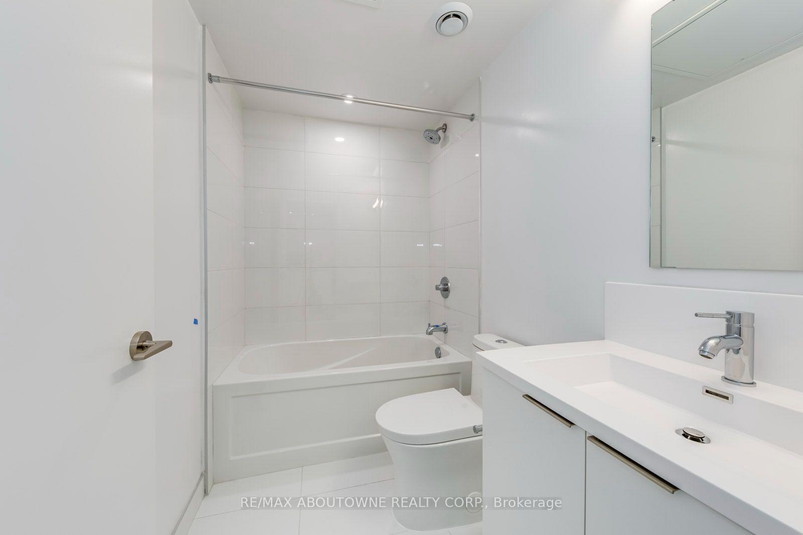 Photo 16 of Unit 1327, 230 Simcoe Street, Toronto, Kensington-Chinatown — HOMEH