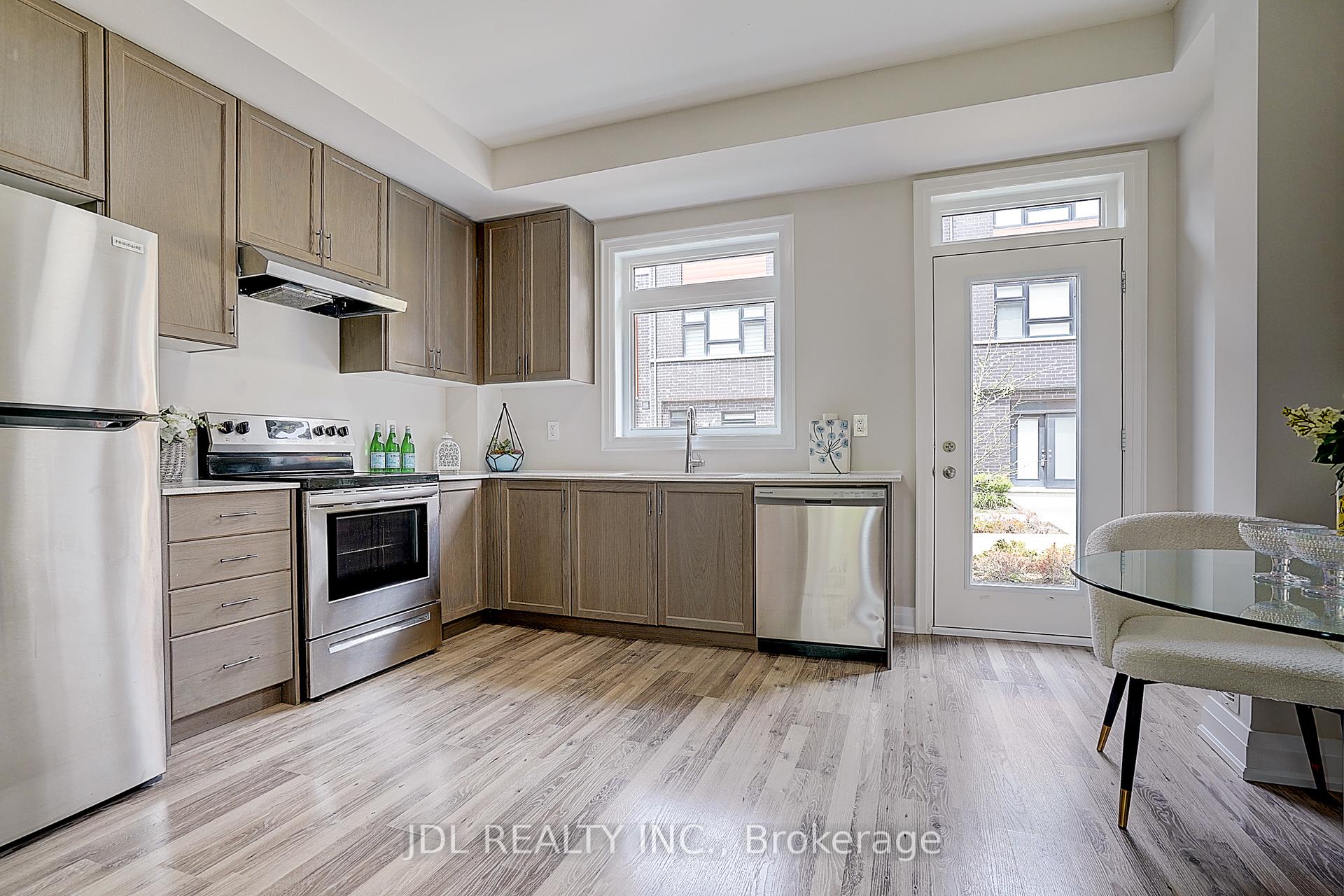 Photo 13 of Unit 119, 370 D Red Maple Road, Richmond Hill, Langstaff — HOMEH