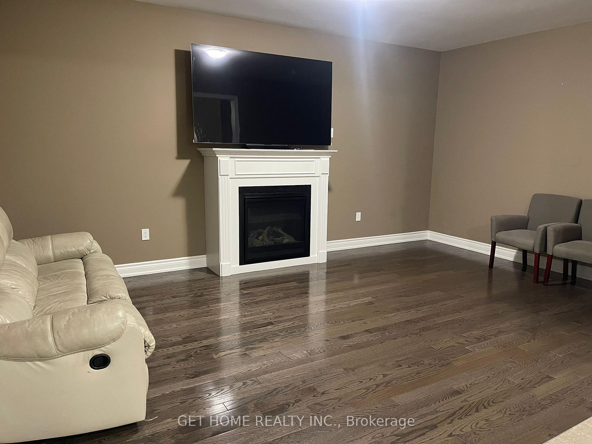 Photo 6 of 1692 Douglas Langtree Drive, Oshawa, Taunton — HOMEH