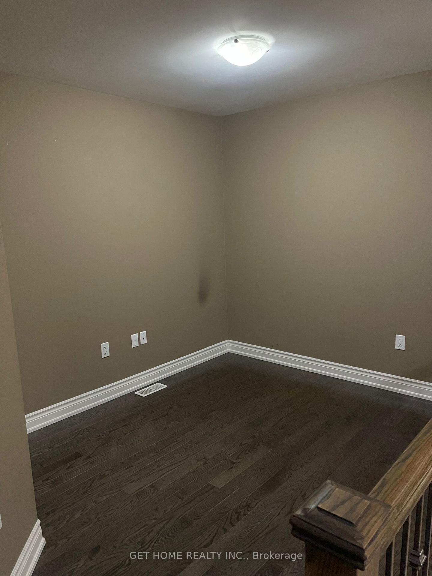 Photo 11 of 1692 Douglas Langtree Drive, Oshawa, Taunton — HOMEH