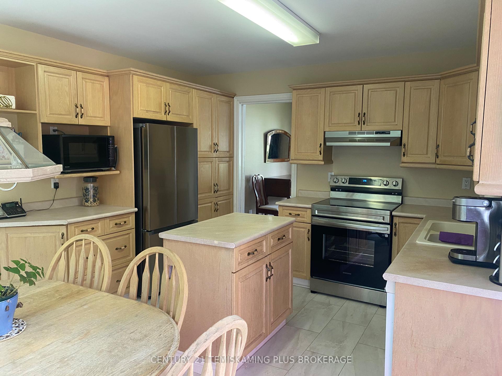 Photo 6 of 43 O'Connor Drive, Temagami — HOMEH
