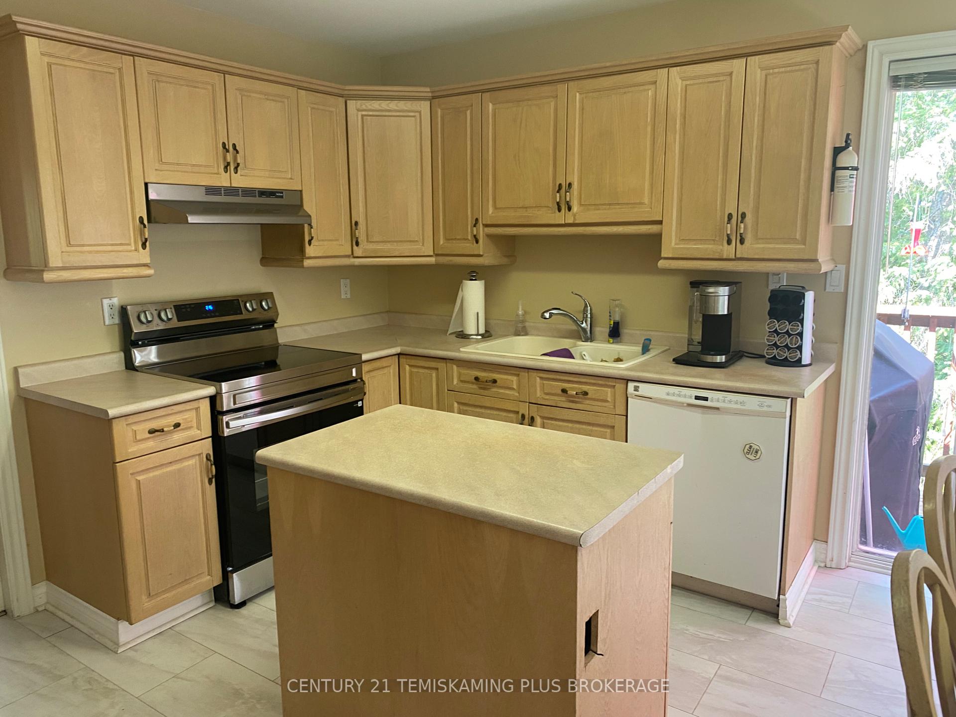 Photo 7 of 43 O'Connor Drive, Temagami — HOMEH
