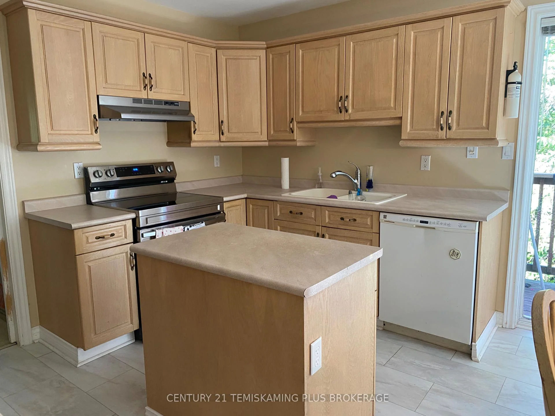 Photo 9 of 43 O'Connor Drive, Temagami — HOMEH
