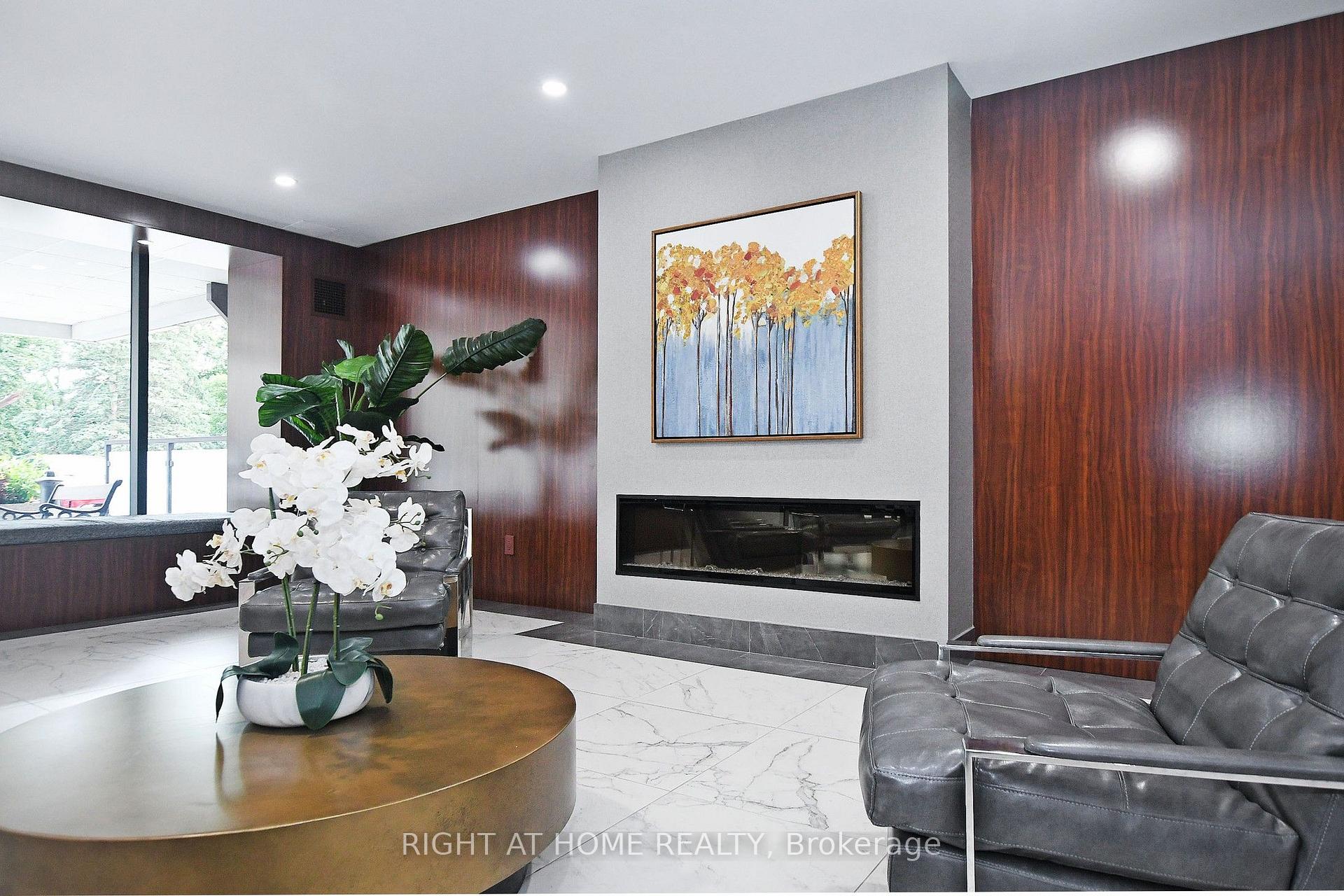 Photo 6 of Unit 806, 60 Inverlochy Boulevard, Markham, Royal Orchard — HOMEH