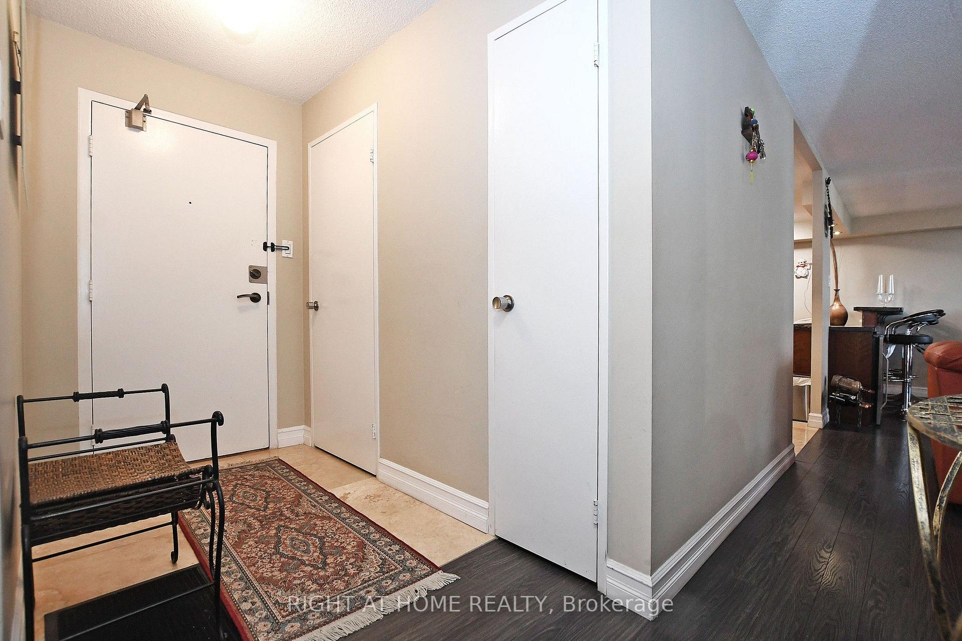 Photo 8 of Unit 806, 60 Inverlochy Boulevard, Markham, Royal Orchard — HOMEH