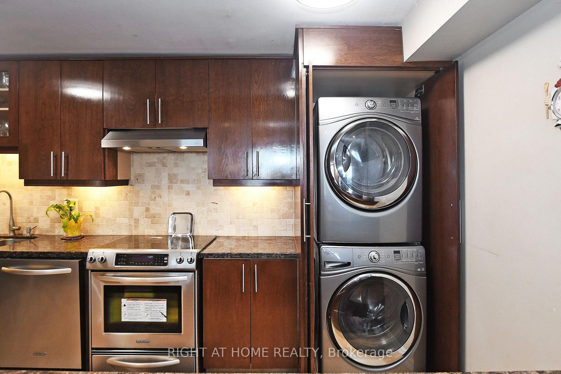 Photo 20 of Unit 806, 60 Inverlochy Boulevard, Markham, Royal Orchard — HOMEH