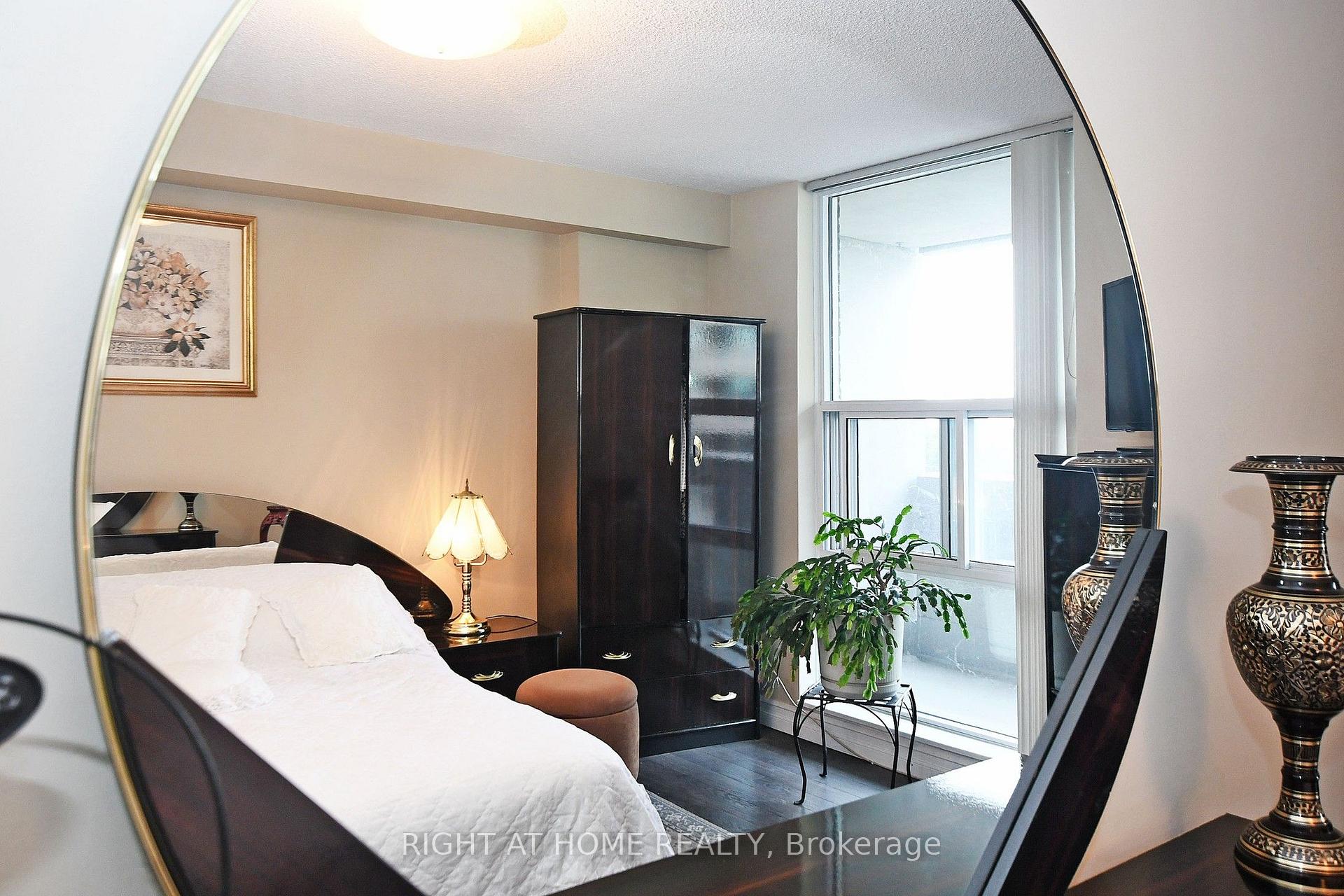 Photo 26 of Unit 806, 60 Inverlochy Boulevard, Markham, Royal Orchard — HOMEH
