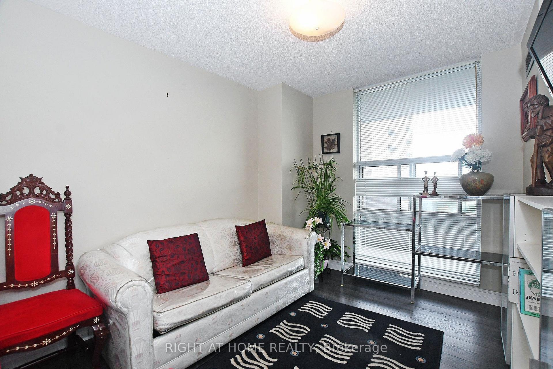 Photo 31 of Unit 806, 60 Inverlochy Boulevard, Markham, Royal Orchard — HOMEH