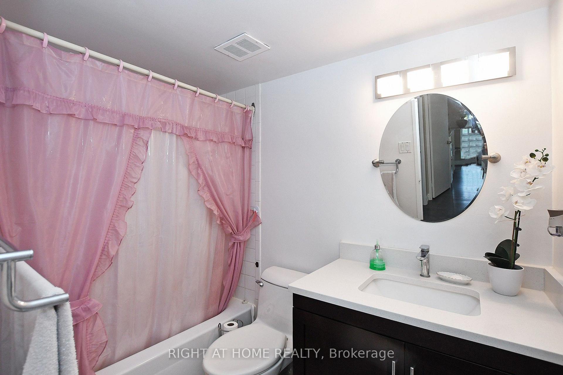 Photo 34 of Unit 806, 60 Inverlochy Boulevard, Markham, Royal Orchard — HOMEH