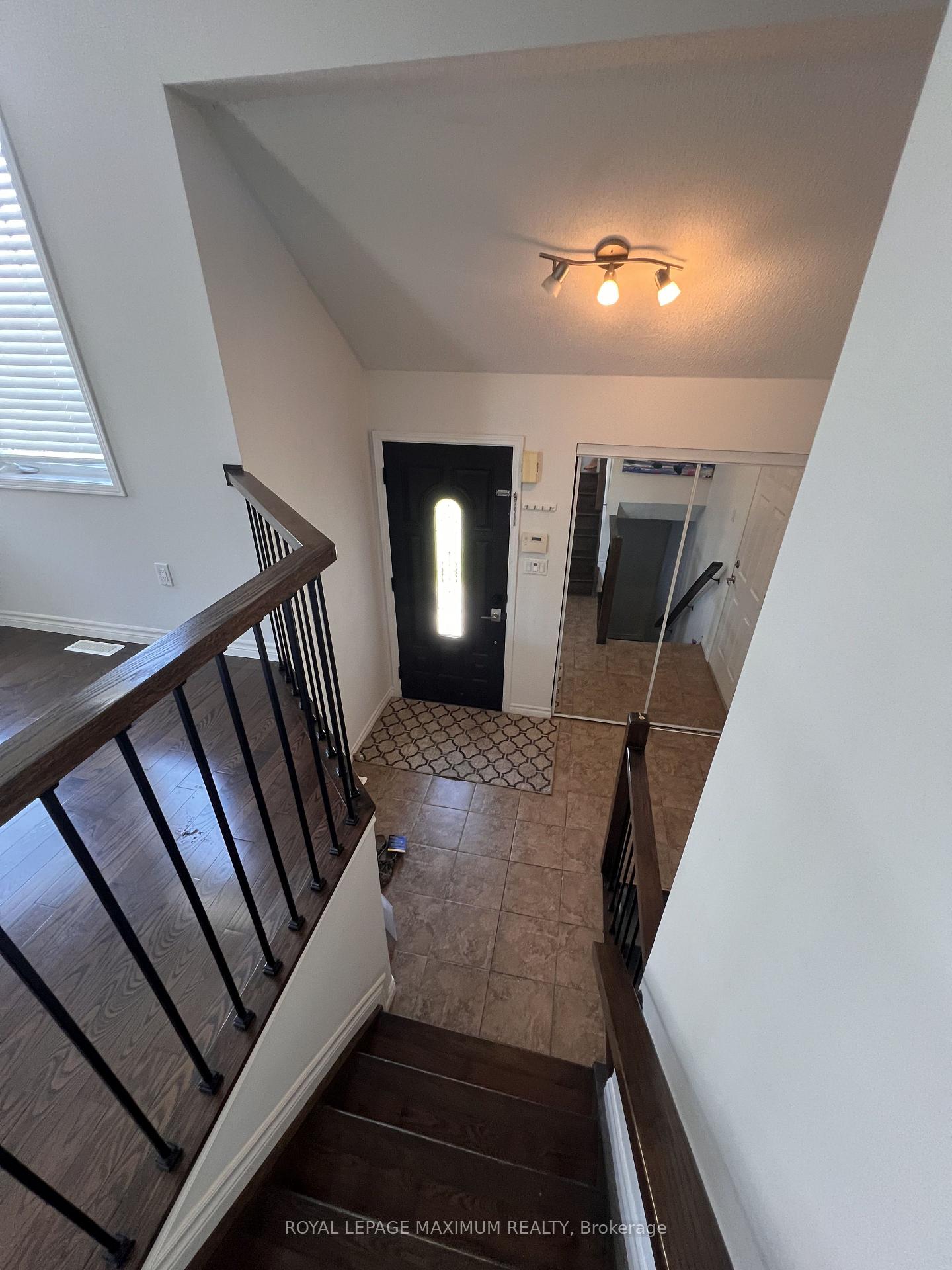 Photo 4 of Unit Main, 82 Ambler Bay, Barrie, Georgian Drive — HOMEH