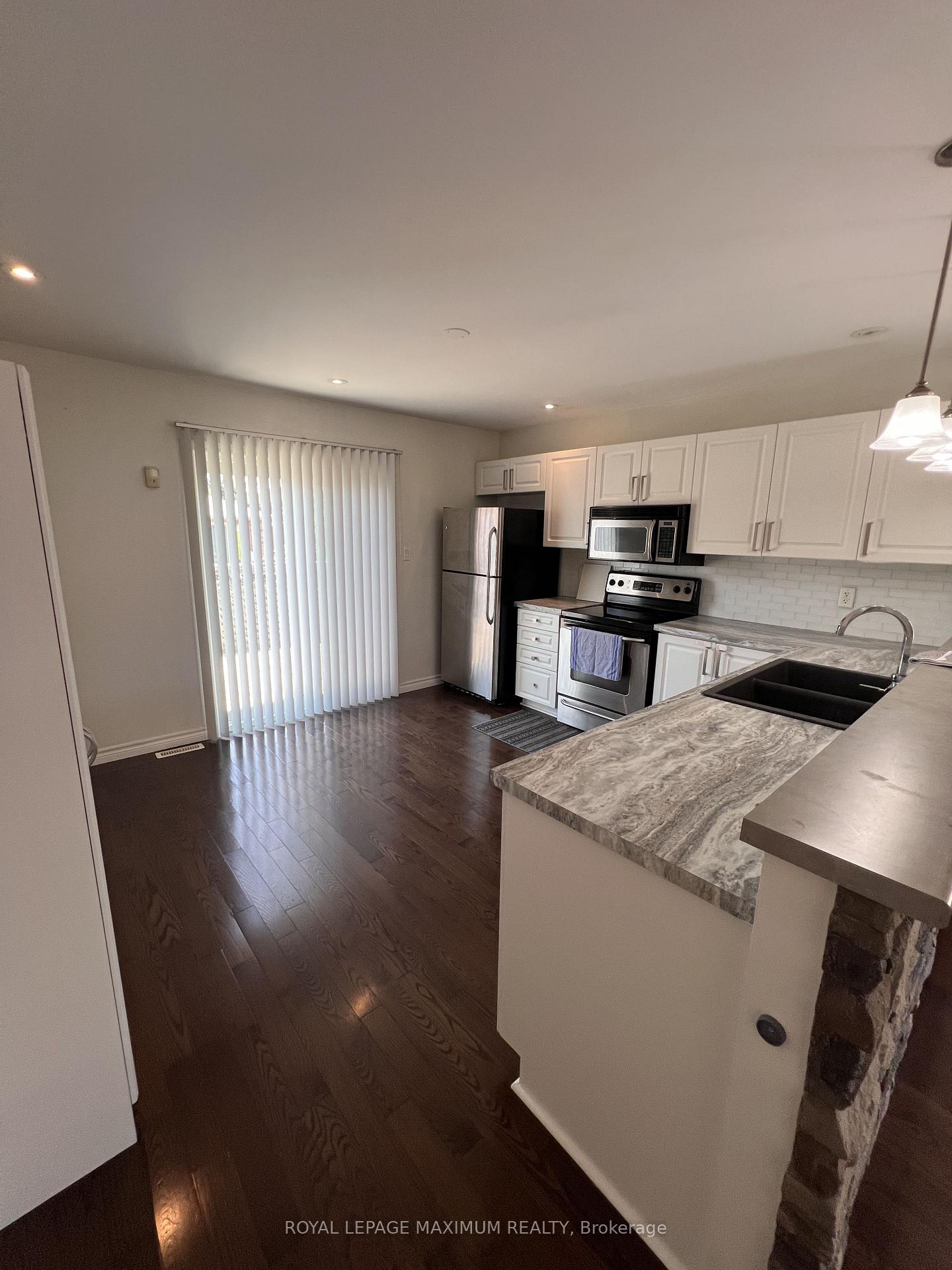 Photo 8 of Unit Main, 82 Ambler Bay, Barrie, Georgian Drive — HOMEH